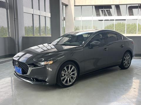 Mazda 3 Axela 2022
