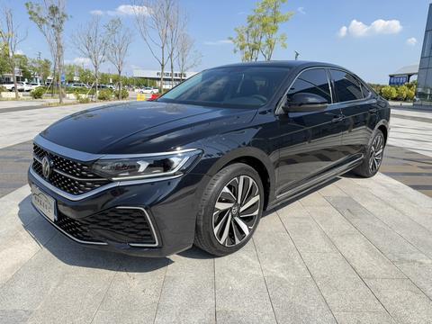 Volkswagen Passat 2023