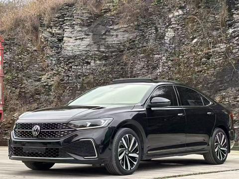 Volkswagen Passat 2023