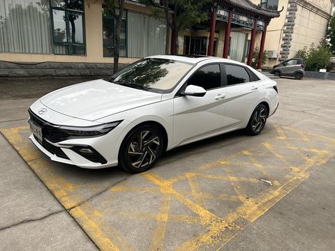 Hyundai Elantra 2023
