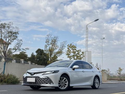 Toyota Camry 2021
