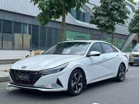 Hyundai Elantra 2022