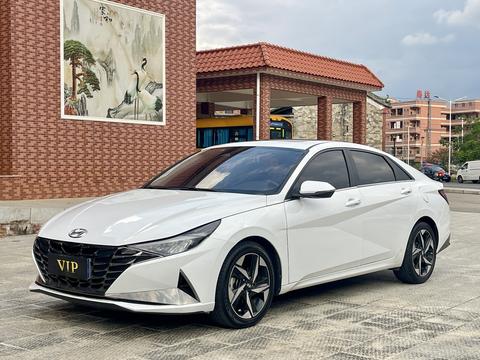 Hyundai Elantra 2022