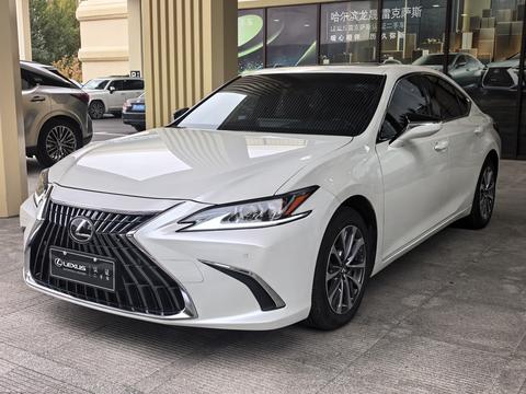 Lexus ES 2022