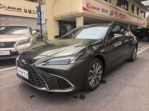 Lexus ES 2025