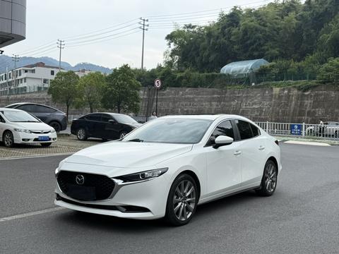Mazda 3 Axela 2022