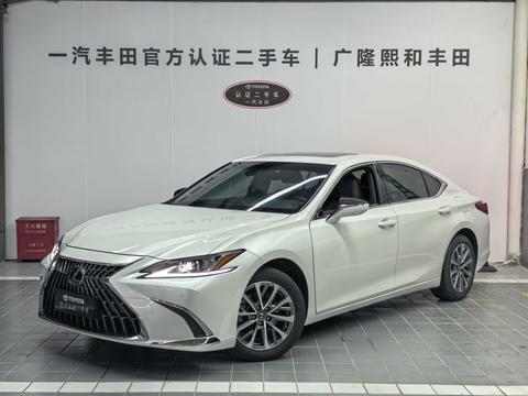 Lexus ES 2022