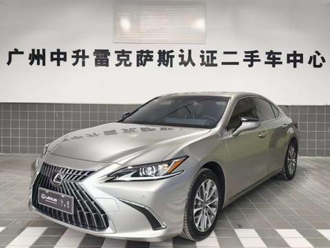 Lexus ES 2022