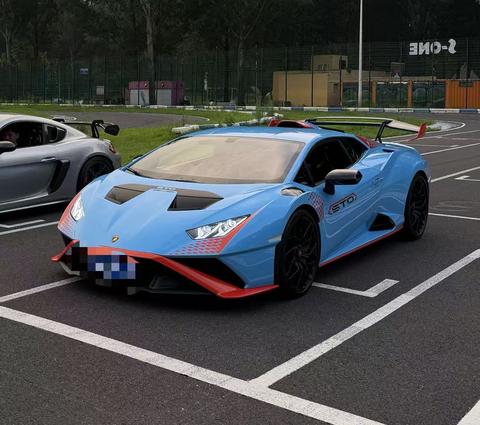 Lamborghini Huracan 2021