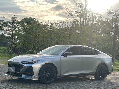 Changan UNI-V 2023