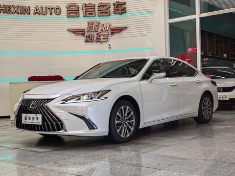 Lexus ES 2021