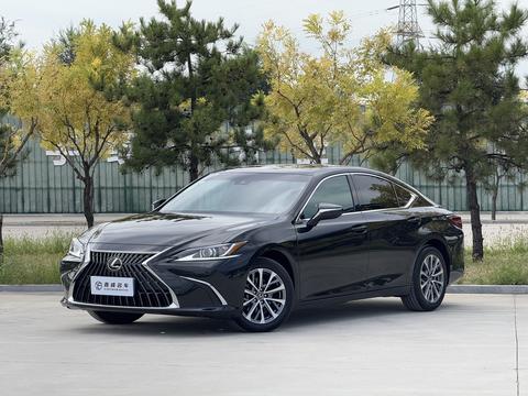 Lexus ES 2022