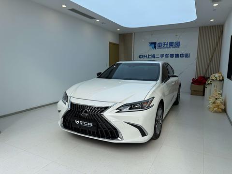 Lexus ES 2022