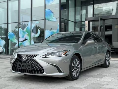 Lexus ES 2021