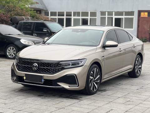 Volkswagen Passat 2022