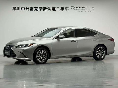 Lexus ES 2021