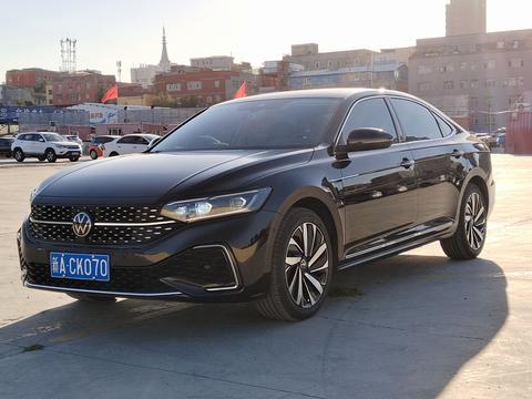 Volkswagen Passat 2022