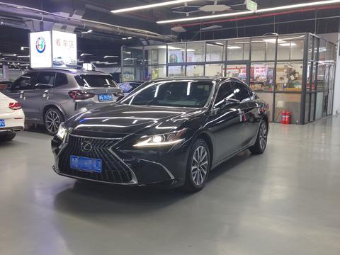 Lexus ES 2022