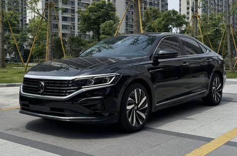Volkswagen Passat 2023