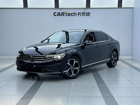 Volkswagen Magotan 2025