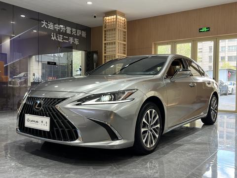 Lexus ES 2022