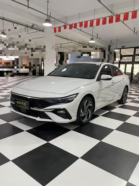 Hyundai Elantra 2023