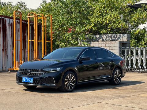 Volkswagen Passat 2023