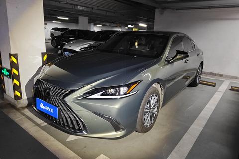 Lexus ES 2022