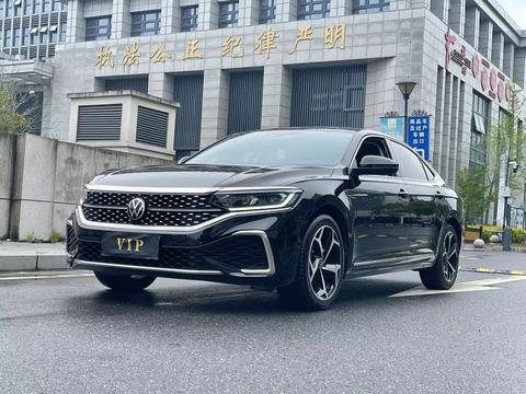 Volkswagen Passat 2023