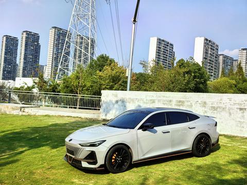 Changan UNI-V 2022