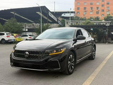 Volkswagen Passat 2023