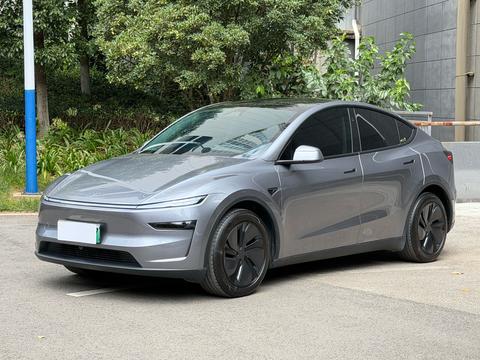 Tesla Model Y 2025