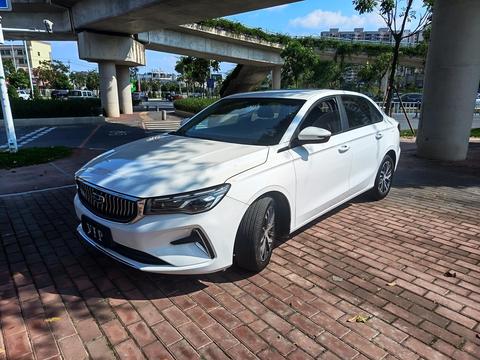 Geely Emgrand 2022