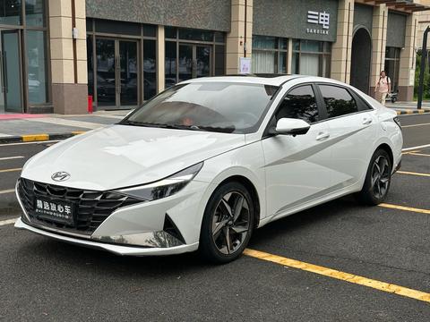 Hyundai Elantra 2022