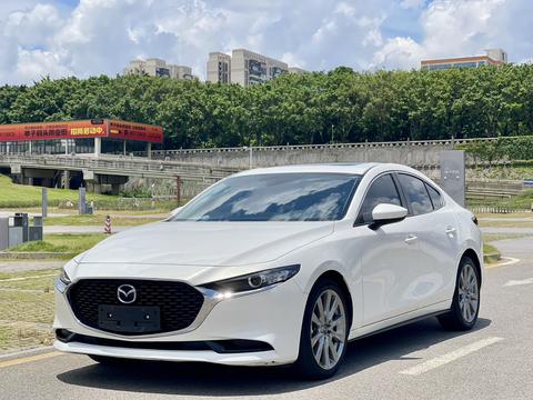 Mazda 3 Axela 2022