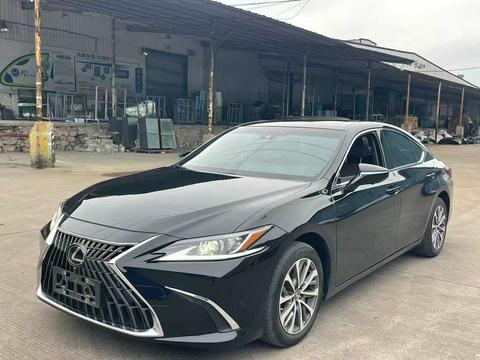 Lexus ES 2022
