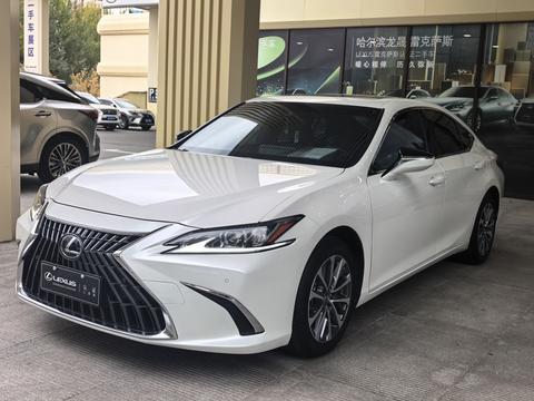 Lexus ES 2021