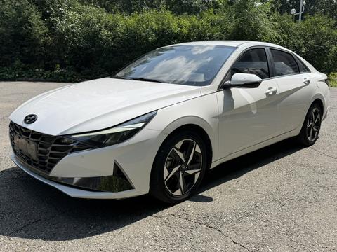 Hyundai Elantra 2022