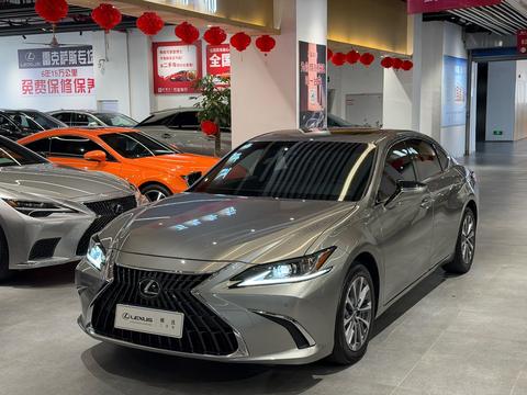 Lexus ES 2023
