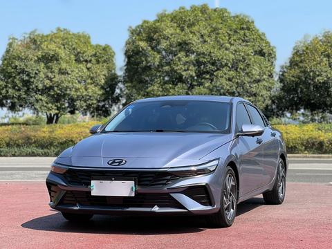 Hyundai Elantra 2023