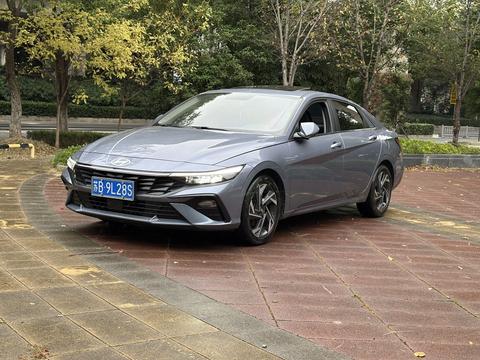 Hyundai Elantra 2023