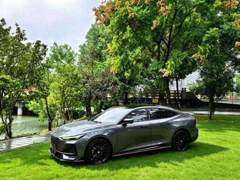 Changan UNI-V 2023
