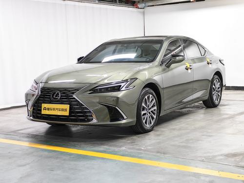 Lexus ES 2025