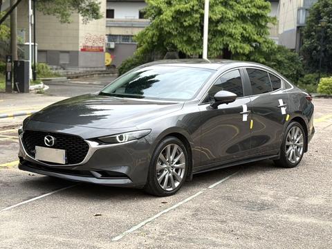 Mazda 3 Axela 2021