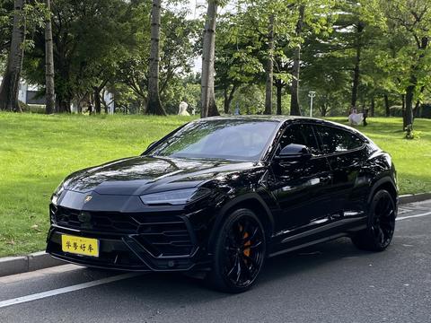 Lamborghini Urus 2021