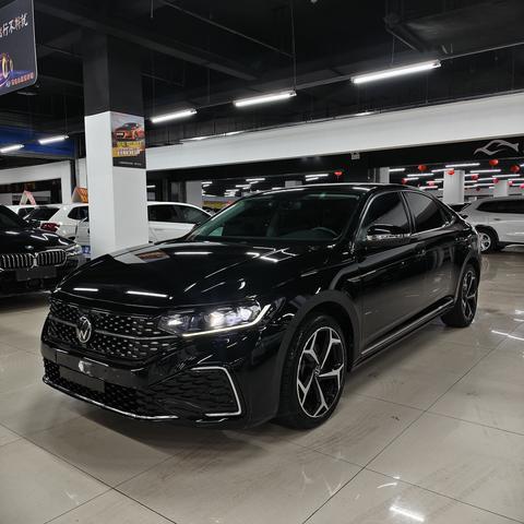 Volkswagen Passat 2023