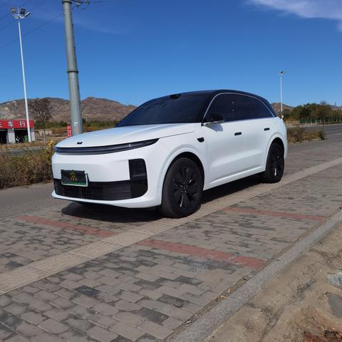 Li Auto L6 2025