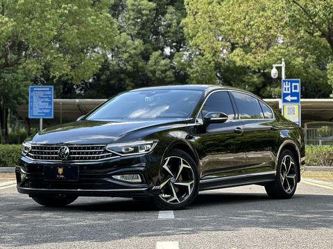 Volkswagen Magotan 2025