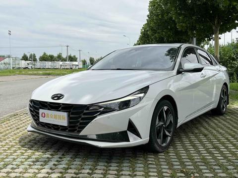 Hyundai Elantra 2022