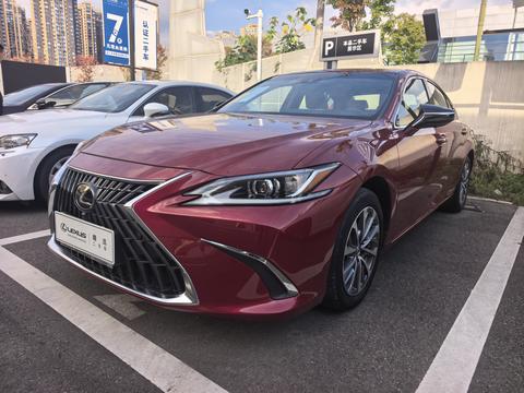 Lexus ES 2022